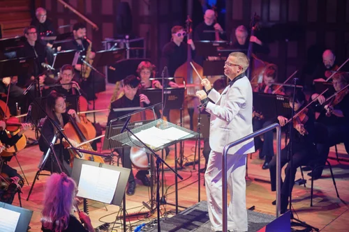 David Kay conducting APO Does Disco